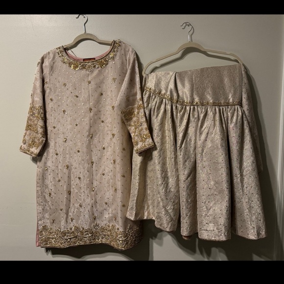 Pakistani designer wedding/nikkah formal dress from Shakeelz - Picture 3 of 11